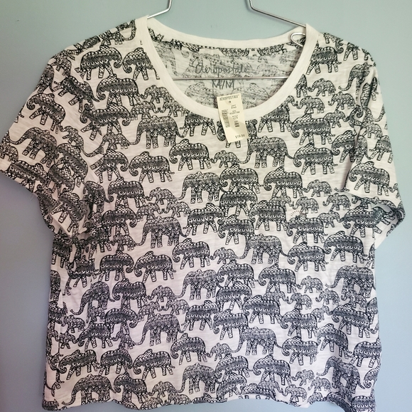 NWT Aeropostale Elephant Cropped Top - Picture 1 of 3